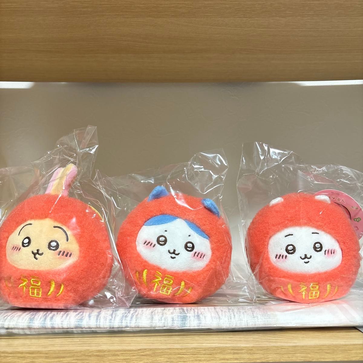 Chiikawa Daruma Plush Toy – Roly-Poly Hachiware (Japan)